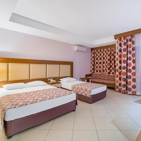 Resort Justiniano Club Okurcalar